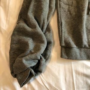 Scrunched sleeved sweatshirt